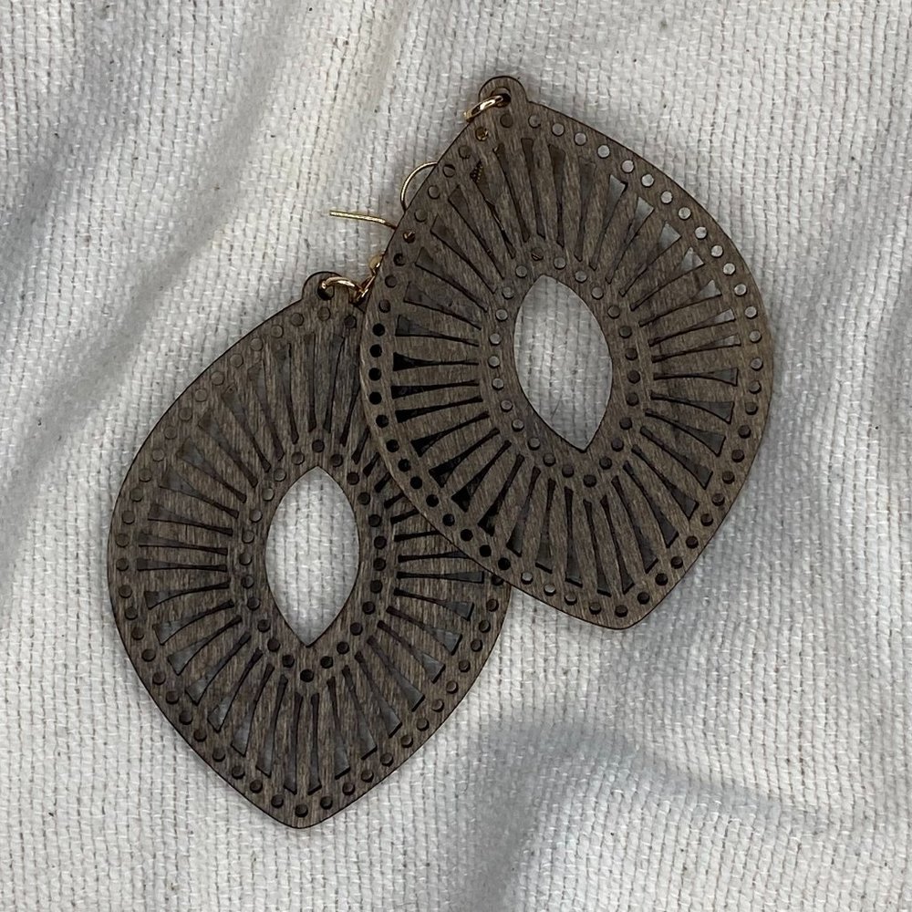 BUNDLE 2 EARRING for $13‼️ |  Wooden Coffee Brown Leaf Cut Out Earrings